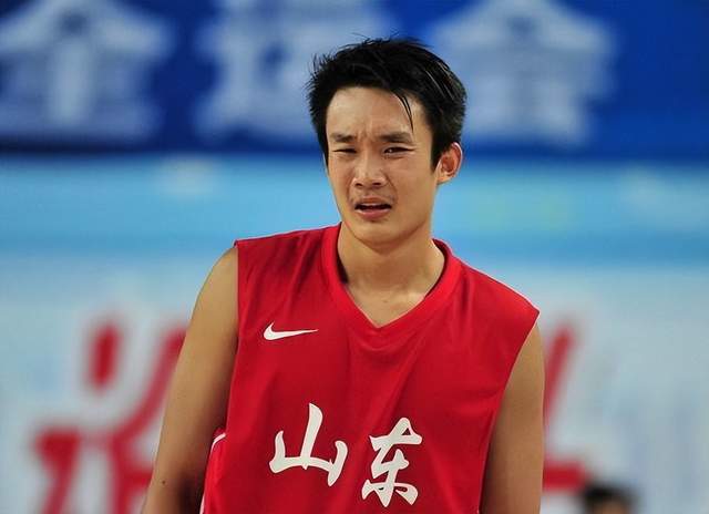 杨晨的辞职
